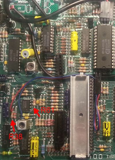 Podłączenie beepera i lokalizacja R61 w ZX Spectrum +2 (ISS1)